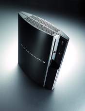 Alta, nera, bellissima. Ecco la PS3! - Immagine 6