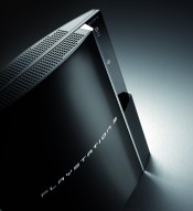 Alta, nera, bellissima. Ecco la PS3! - Immagine 8