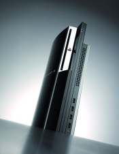 Alta, nera, bellissima. Ecco la PS3! - Immagine 9