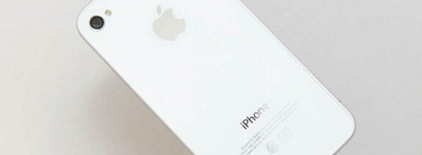 L'iPhone bianco spunta a Primavera