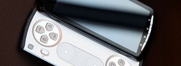 PSP Phone  ufficialmente Xperia Play... in video!