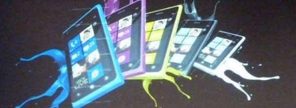 Nokia Lumia 900: accessori gi in vendita, ormai certo l'annuncio alla conferenza Nokia del CES