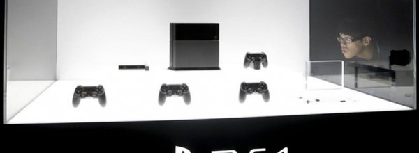 PS4: una serie di video la mostrano in azione al Sony Store