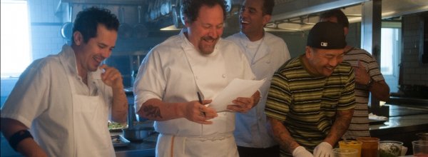 Jon Favreau si mette in cucina