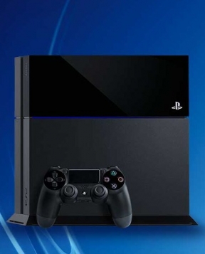 Una PlayStation 4 in Redazione PS4 Cover