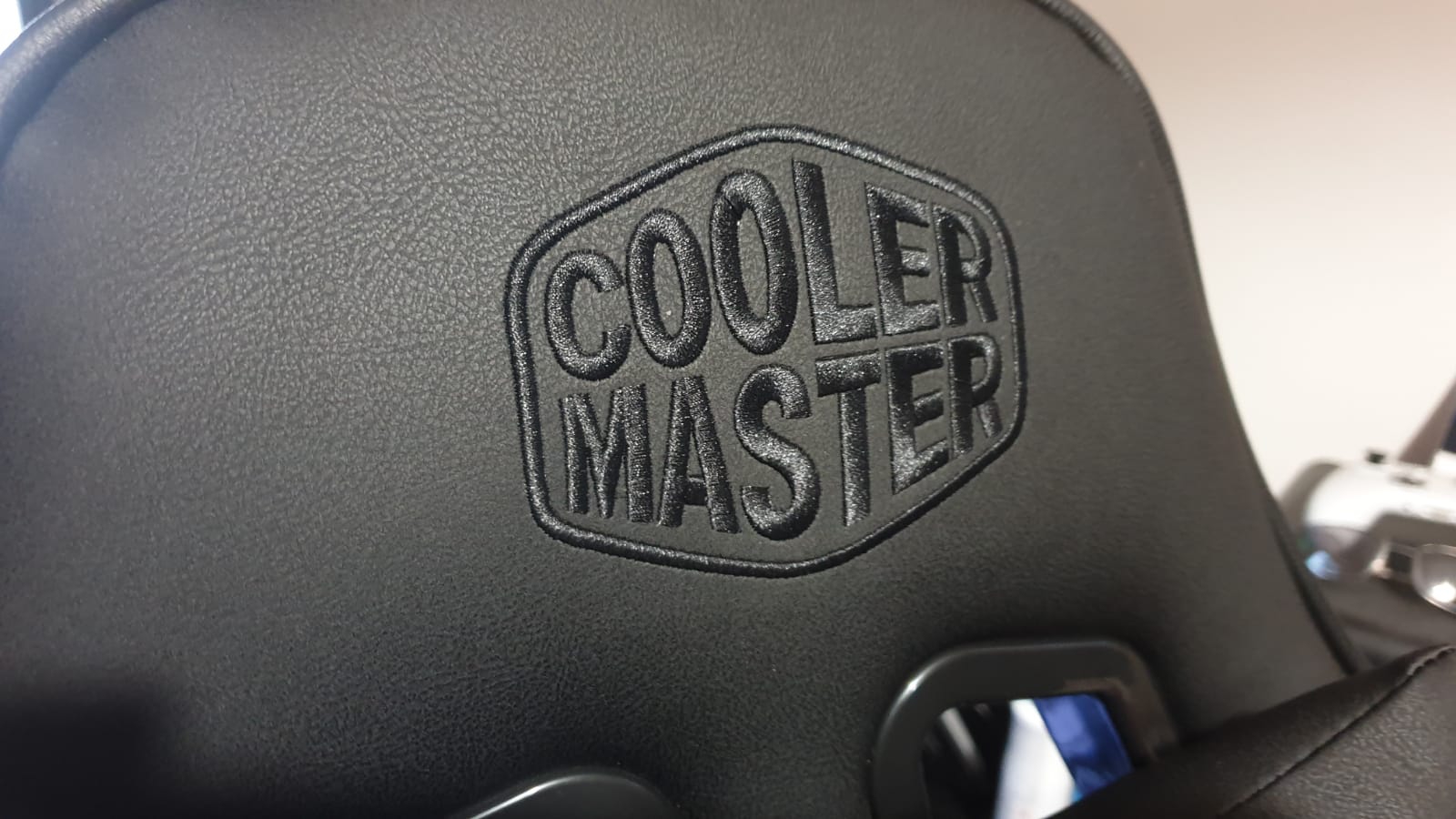 Speciale Cooler Master Caliber R1
