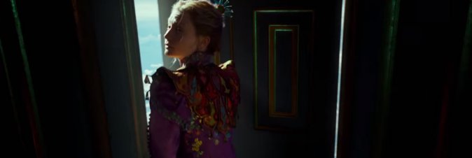 Alice Attraverso lo Specchio